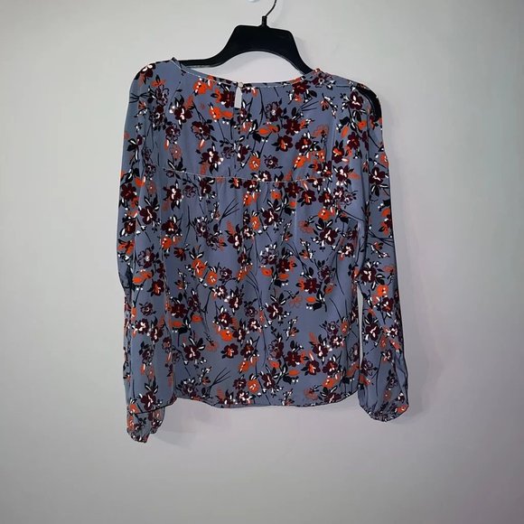 Blue grayish floral Abercrombie & Fitch long sleeve blouse medium - Picture 2 of 6